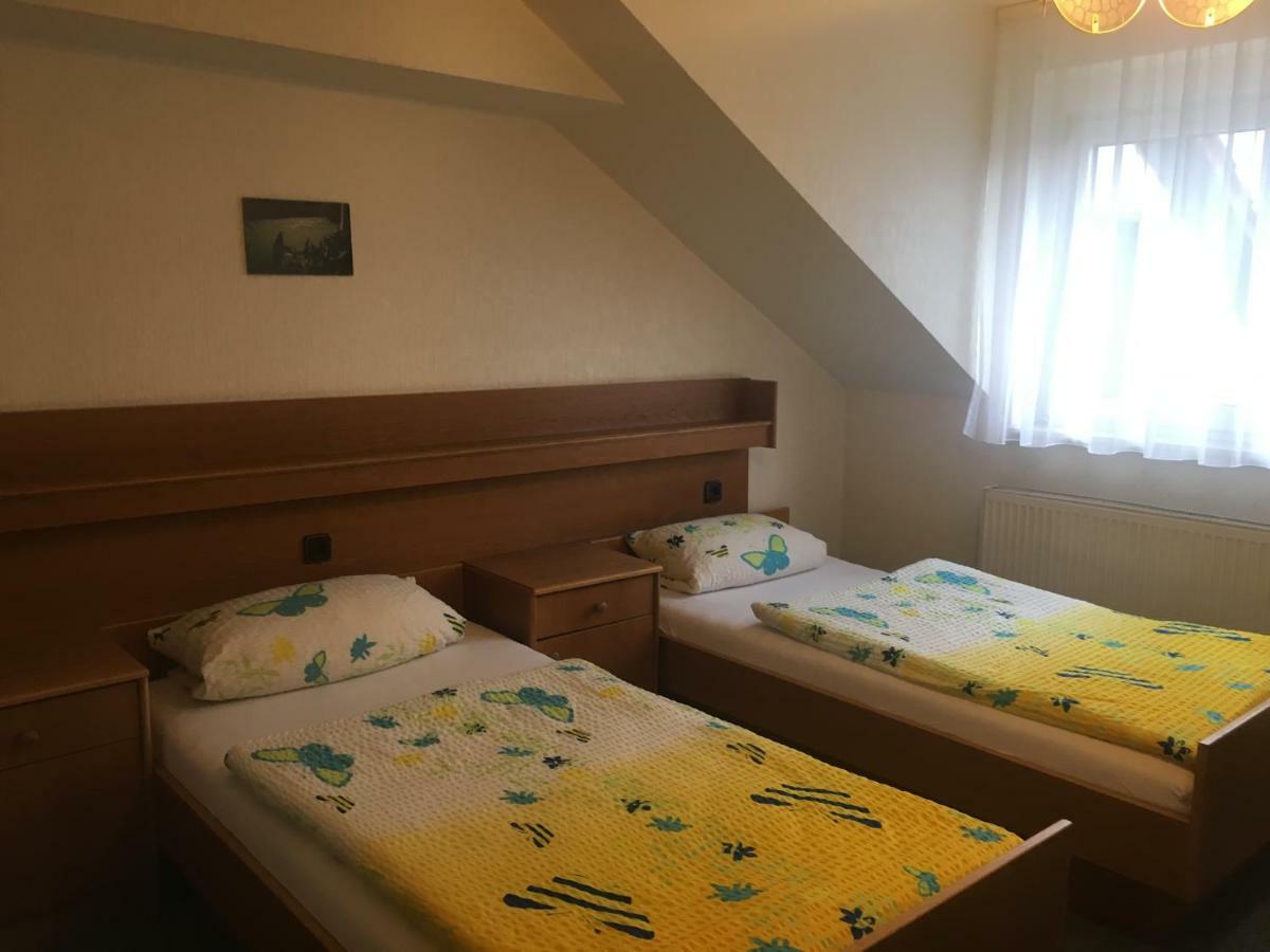 Pension Grune Au Hasselroth Екстер'єр фото